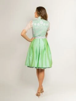 Dirndl "Mara" In Grün/ Weiß -Bekleidungsgeschäft halali by astrid soll dirndl mara in grun weiss 1