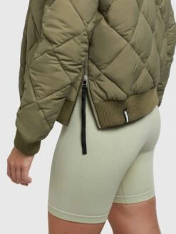 Khujo Jacke LEONA In Olivgrün -Bekleidungsgeschäft khujo jacke leona in olivgrun 7