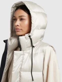 Khujo Weste TOURIN SATIN In Perlweiß -Bekleidungsgeschäft khujo weste tourin satin in perlweiss 6