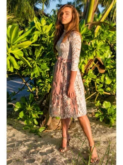 Bekleidungsgeschäft -Bekleidungsgeschäft stockerpoint dirndl caprisa in rose hellgrau 1